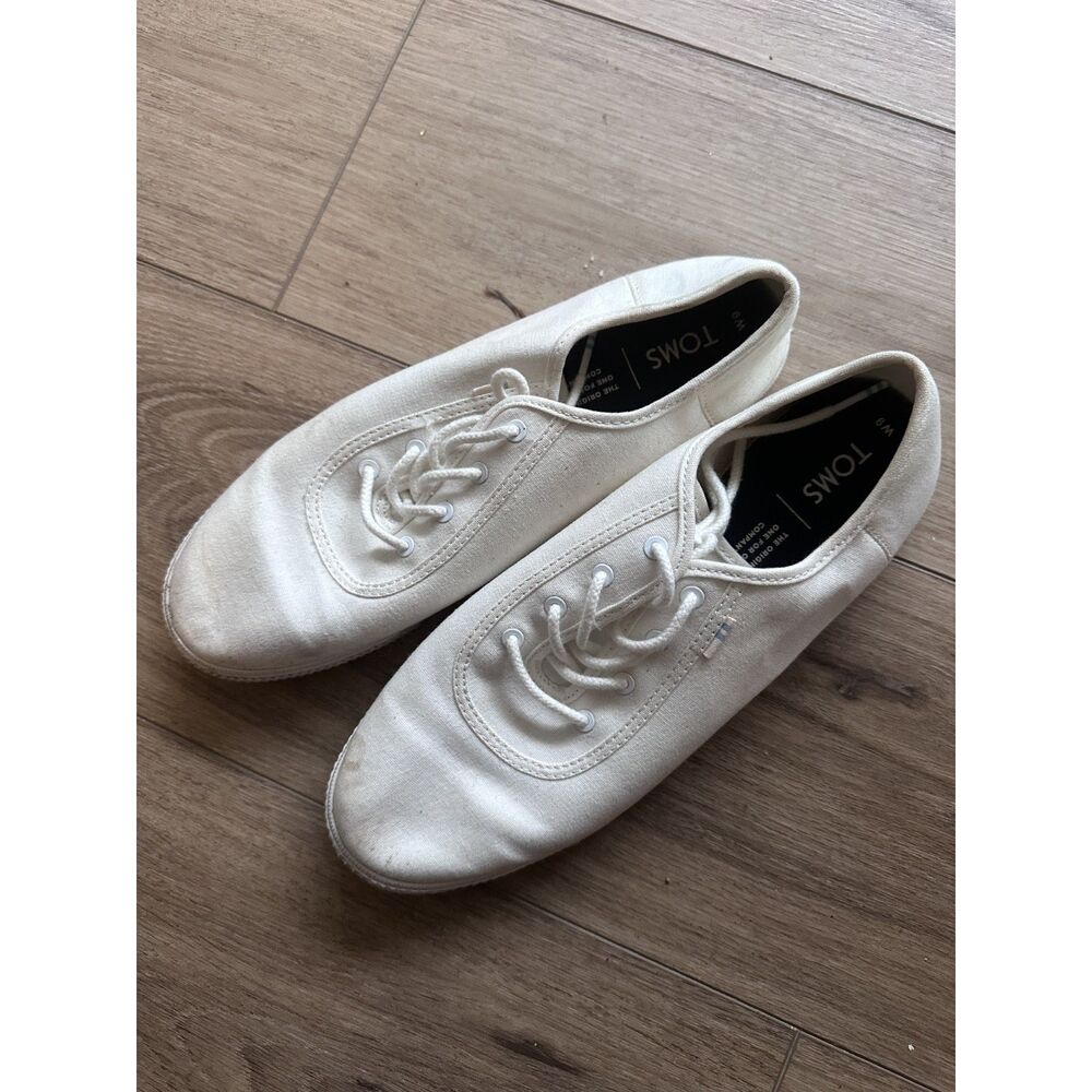 Toms Womens White Canvas Lace Up Sneakers Size 9